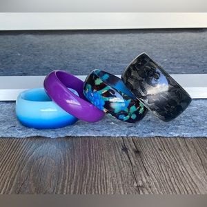 Lot Of 4 Vintage Floral Confetti Gold Flakes Lace Lucite Bangle Bracelets